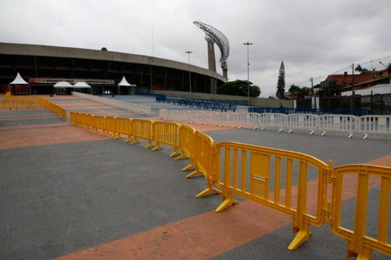 Grade móvel de isolamento plástica