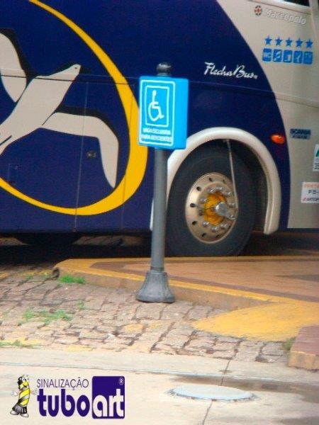 Sinalização de estacionamento para deficiente