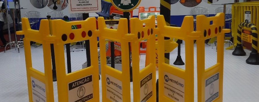 Cavalete Dobrável de Segurança