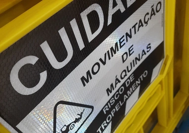 Cavalete de Sinalização para Ambientes Industriais da Tuboart