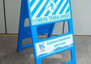 Cavalete de Sinalização Plástico da Tuboart