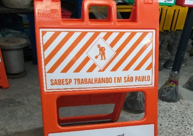 Fabricante de Cavalete para Piso Escorregadio da Tuboart