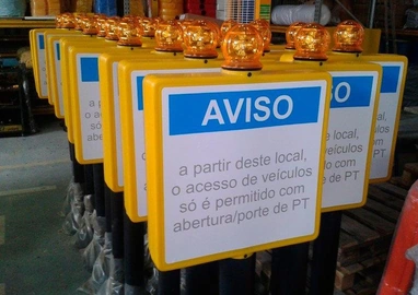 Pedestal com Energia Solar da Tuboart