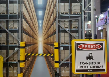 Abre e Fecha Retrátil para Porta Pallets