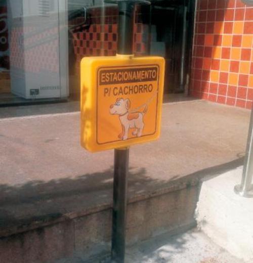 Pedestal estacionamento para cachorro
