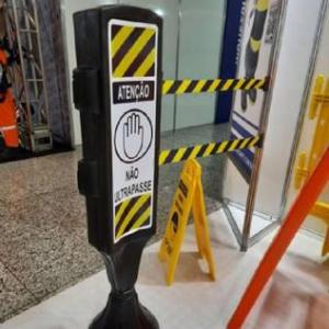 Pedestal Totem Personalizado Retratil Duplo (5m) Pedestal Totem Personalizado Retratil Duplo (5m)